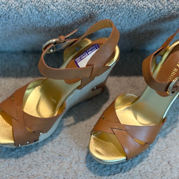 Audrey Brooke Tan Leather Heels - Picture 7 of 9